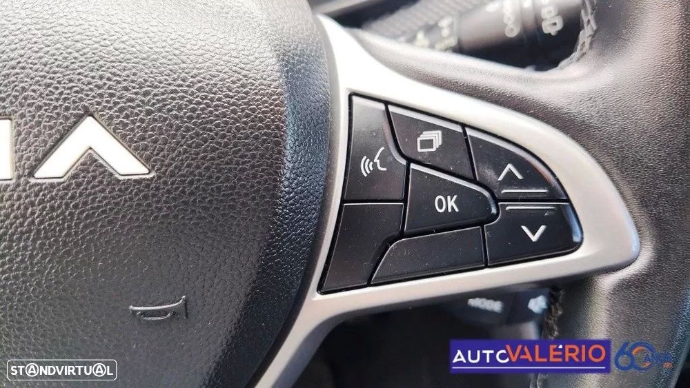 Dacia Sandero 1.0 SCe Essential - 16