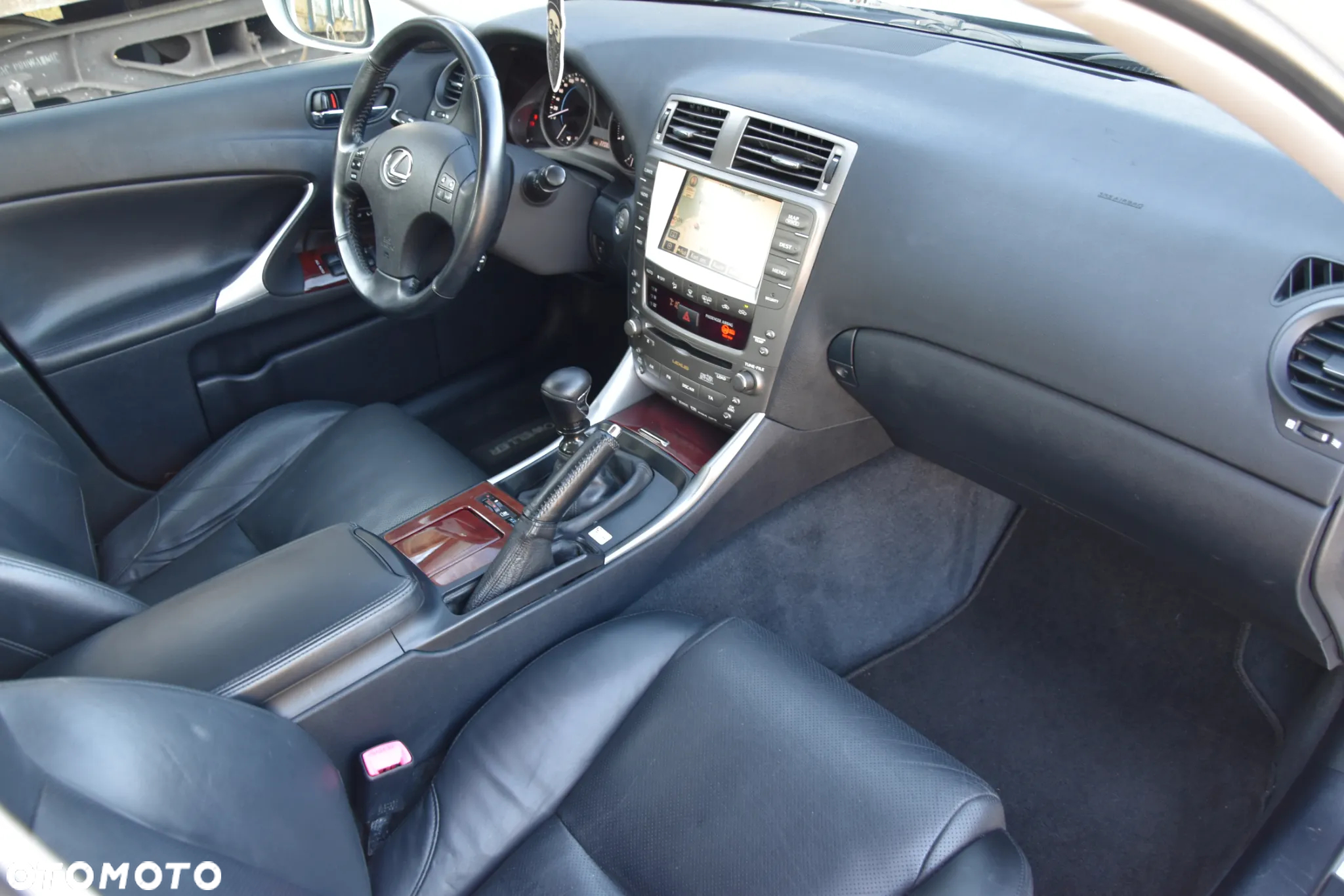 Lexus IS 220d Luxury Line - 16