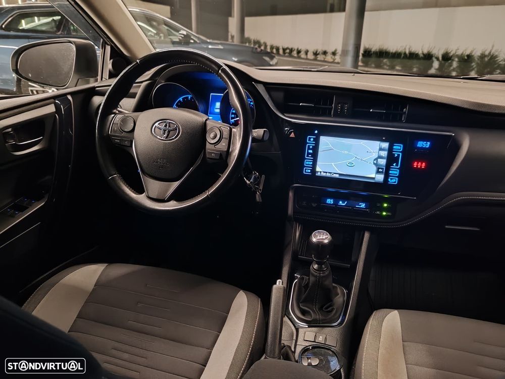 Toyota Auris Touring Sports 1.4 D-4D C.+P.Sport+Navi - 11