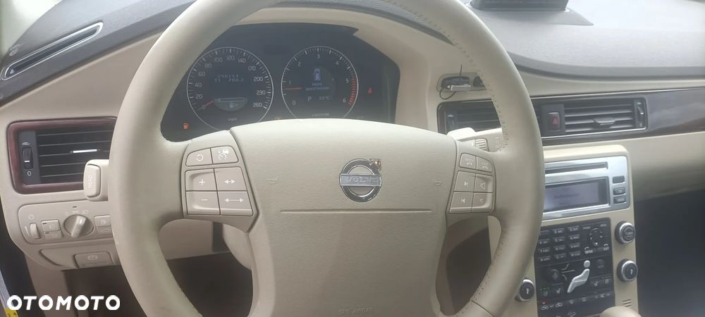 Volvo XC 70 - 10