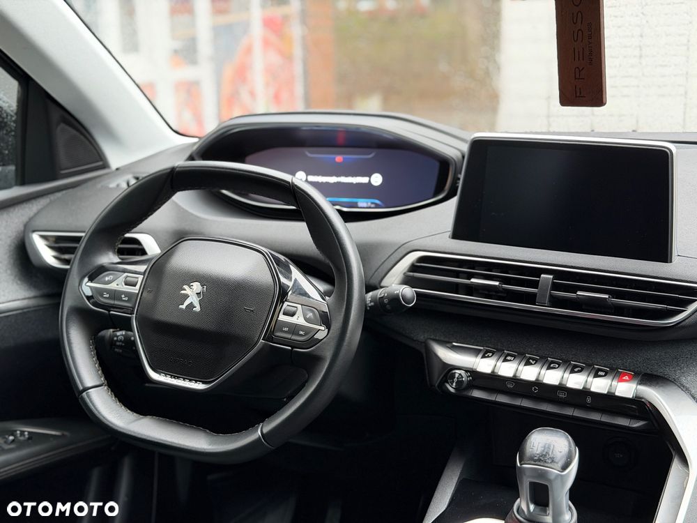 Peugeot 3008 1.2 PureTech Allure S&S - 21