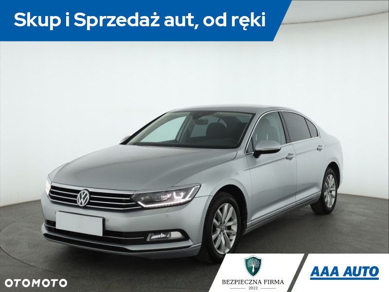 Volkswagen Passat - 2