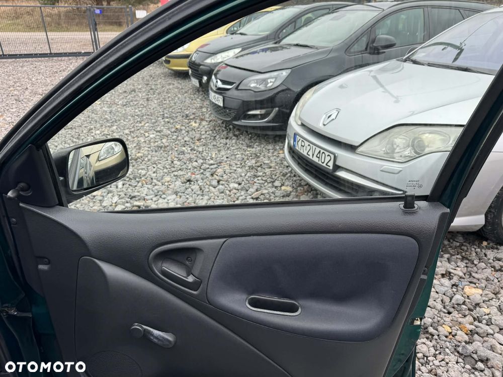 Toyota Yaris 1.0 Luna - 19