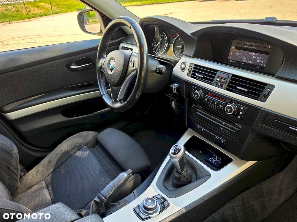 BMW Seria 3 318d - 21