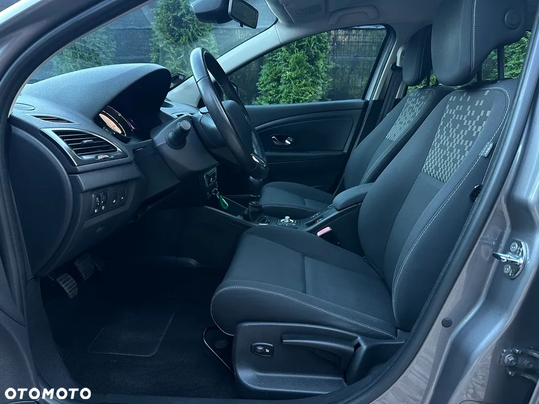 Renault Megane Grandtour ENERGY TCe 115 Start & Stop Bose Edition - 21