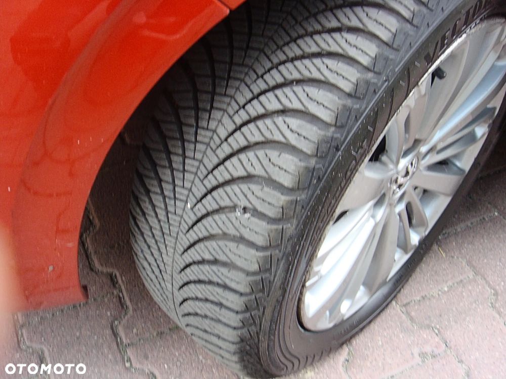 Peugeot 208 PureTech 110 Stop & Start Allure - 8