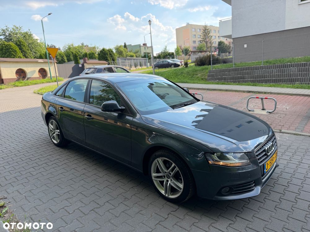 Audi A4 Limousine - 11