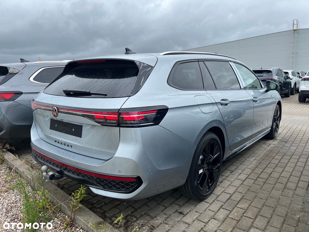 Volkswagen Passat Variant 2.0 TSI R-Line Plus DSG - 5
