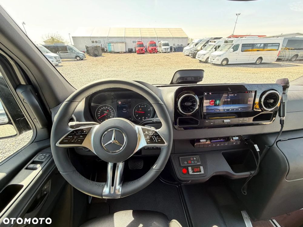 Mercedes-Benz Sprinter 519 - 20