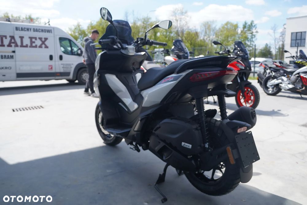 Aprilia SR - 6