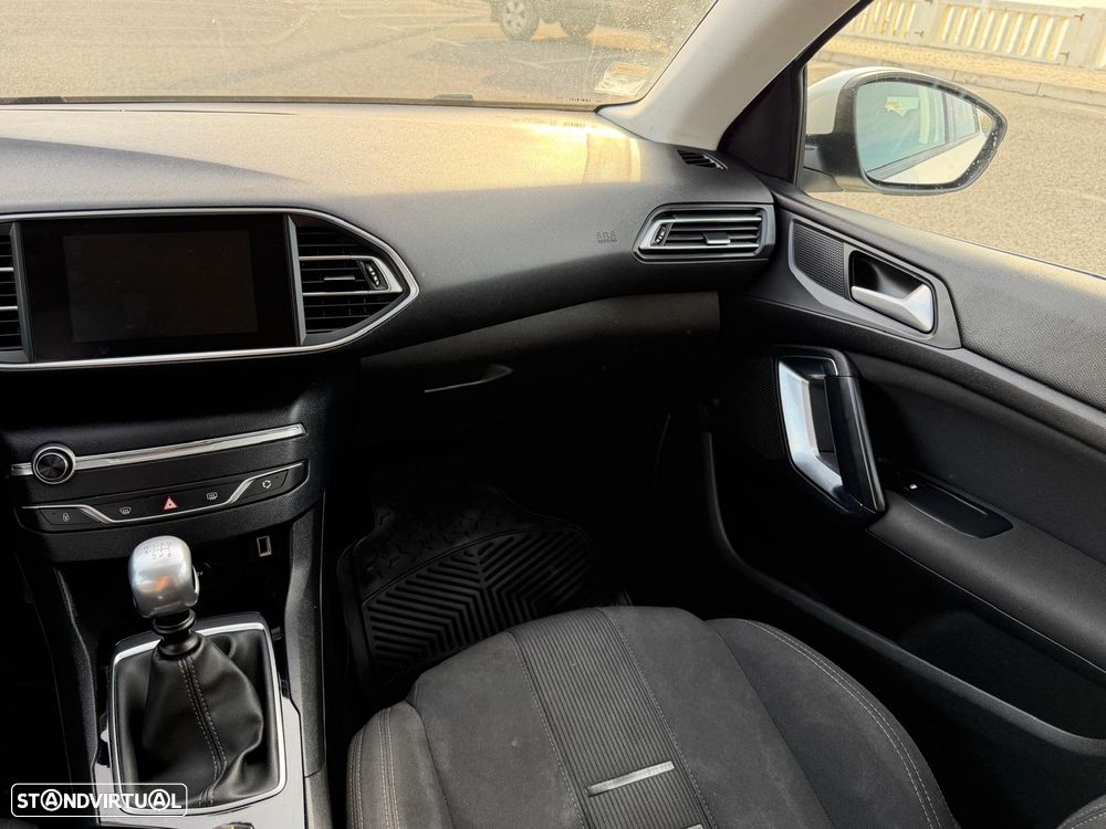 Peugeot 308 - 13