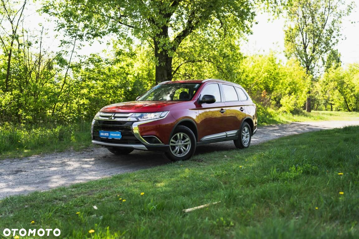 Mitsubishi Outlander - 2