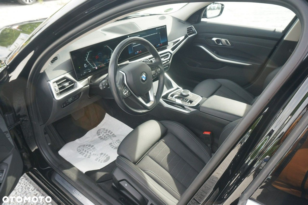 BMW Seria 3 320i - 16