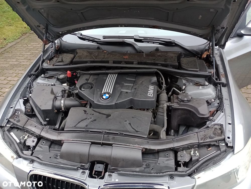 BMW Seria 3 318d DPF - 14