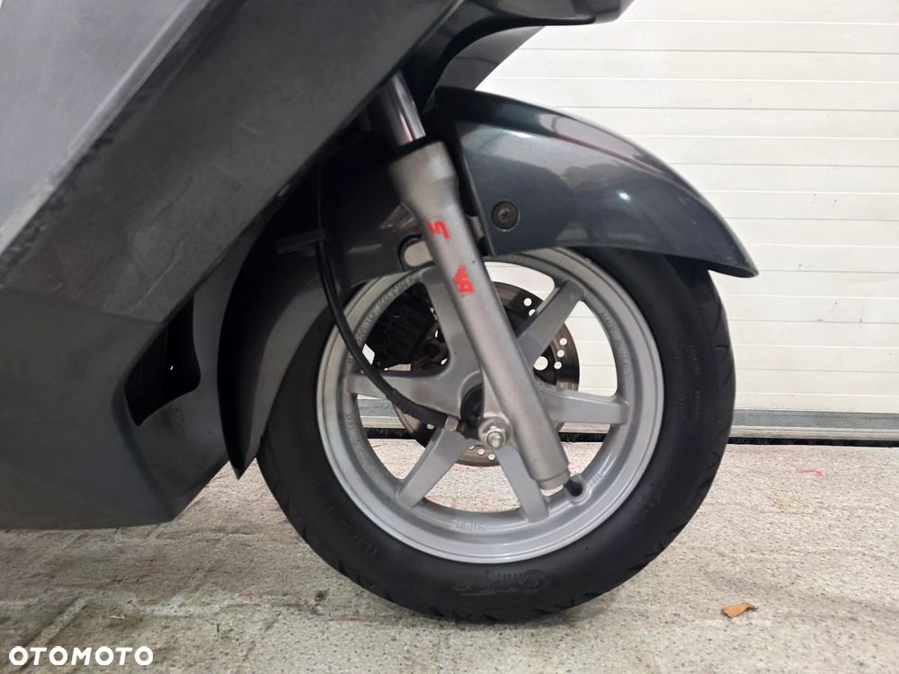 Suzuki Burgman - 16