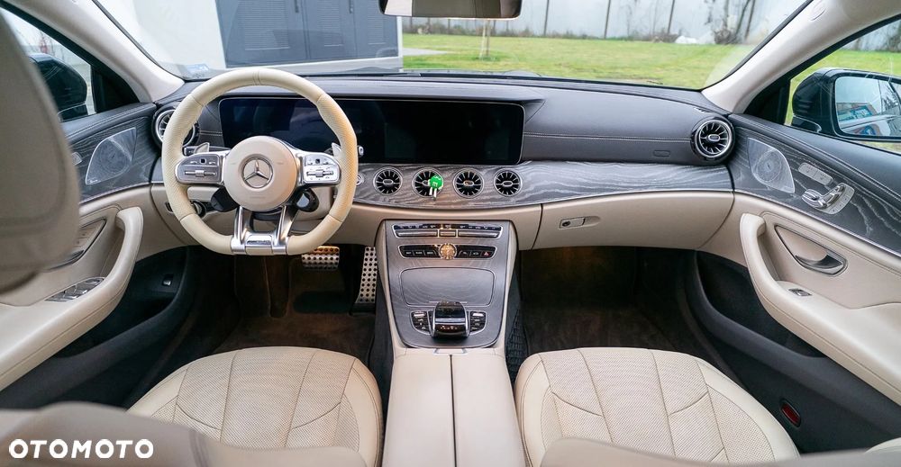 Mercedes-Benz CLS - 6