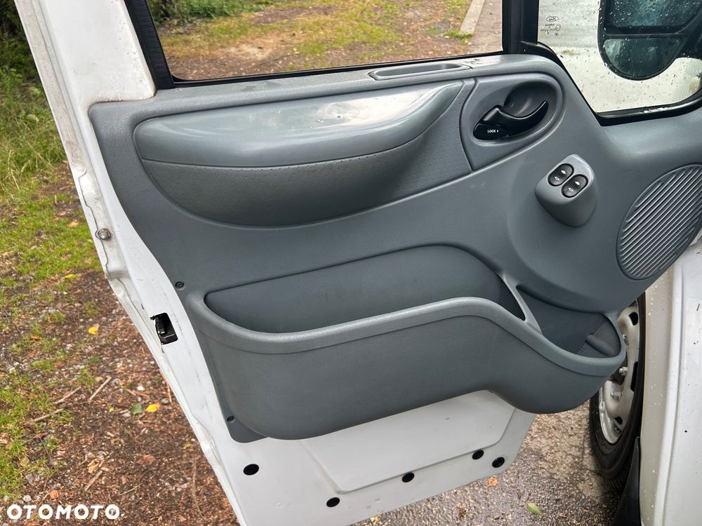 Ford Transit - 12