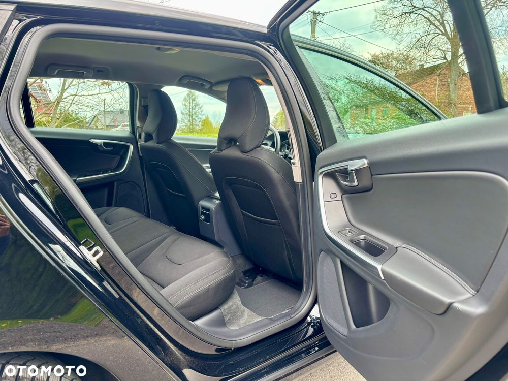 Volvo V60 D2 Drive-E Momentum - 26