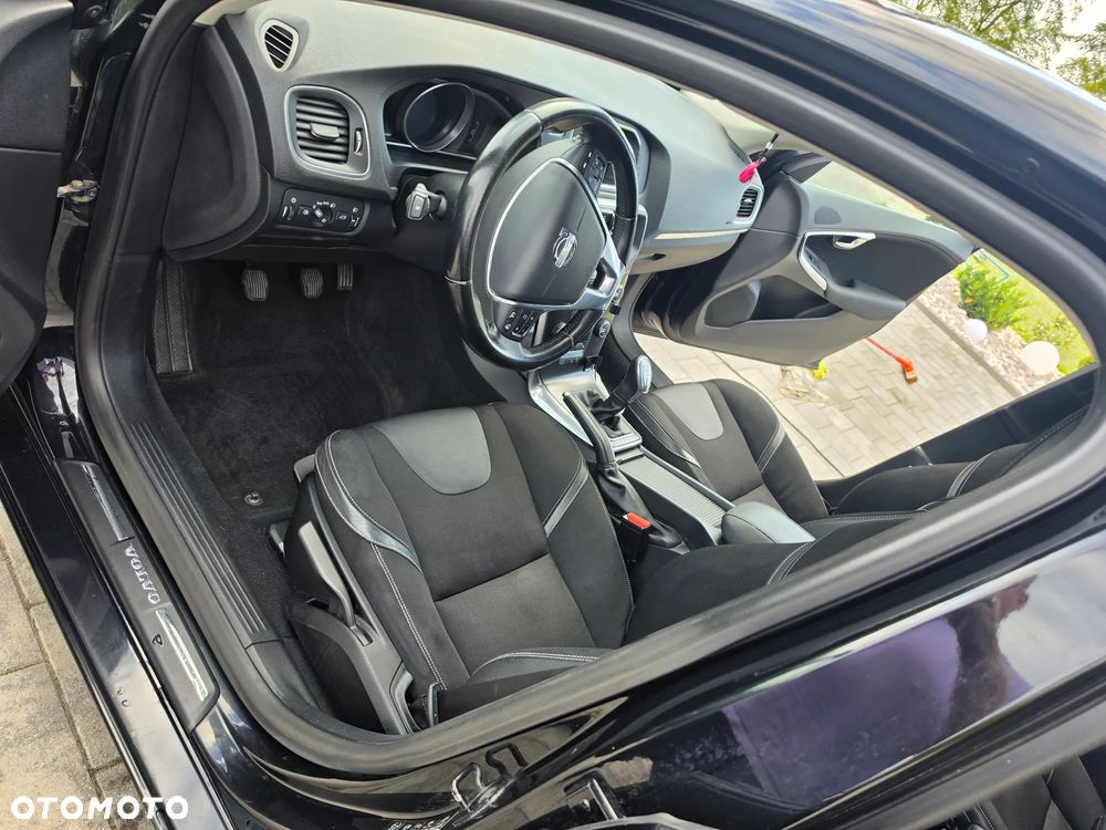 Volvo V40 D2 - 19
