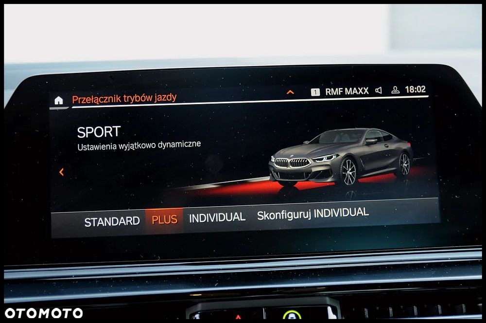 BMW Seria 8 840i - 38