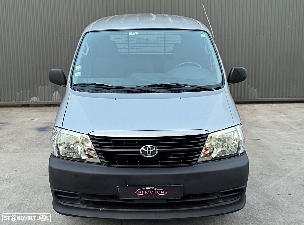 Toyota Hiace - 3