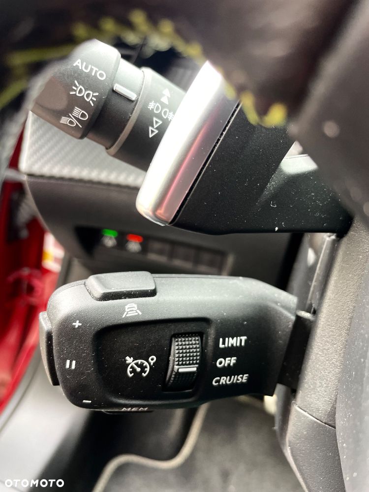 Peugeot 2008 BlueHDi 130 GT S&S EAT8 - 26