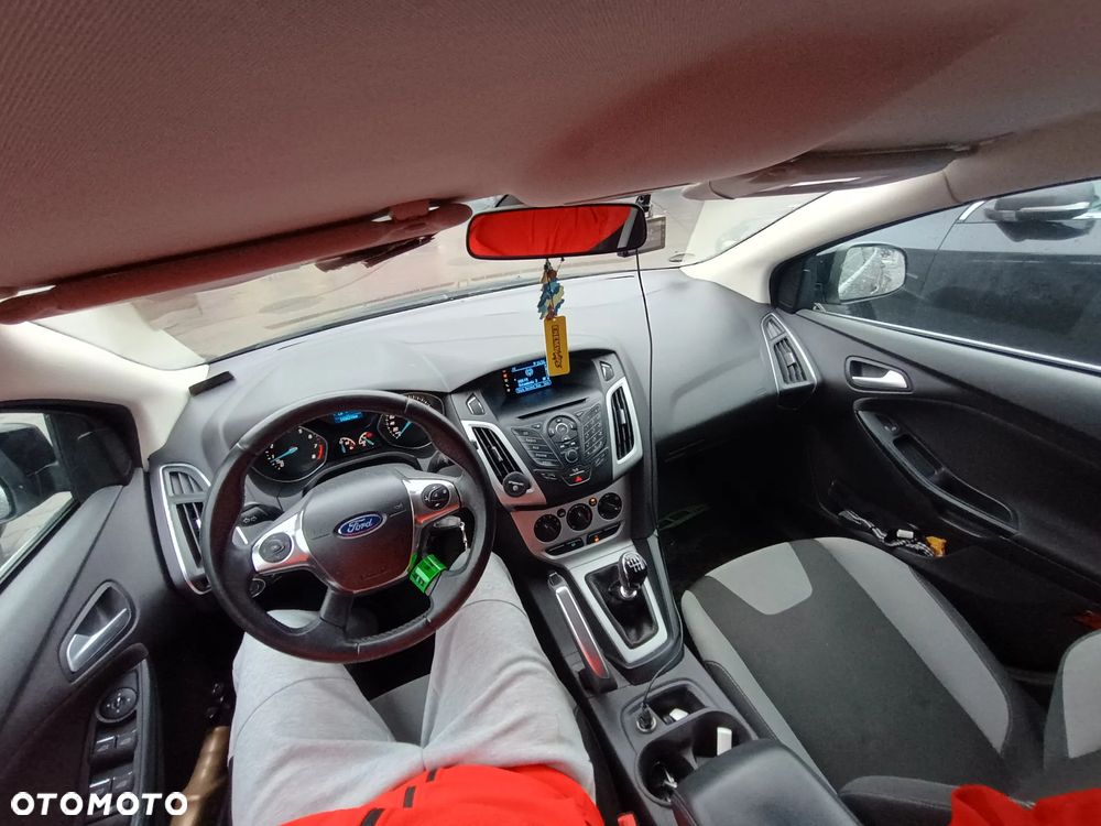Ford Focus 1.0 EcoBoost Trend Sport - 14