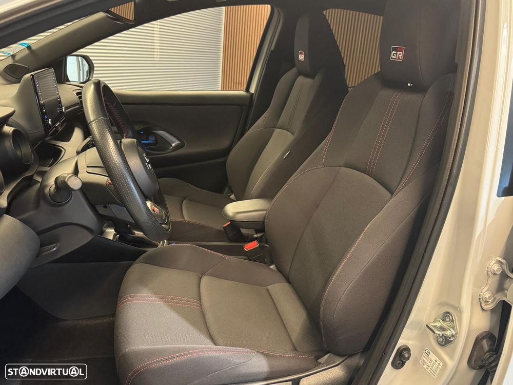 Toyota Yaris 1.5 HDF GR Sport - 13