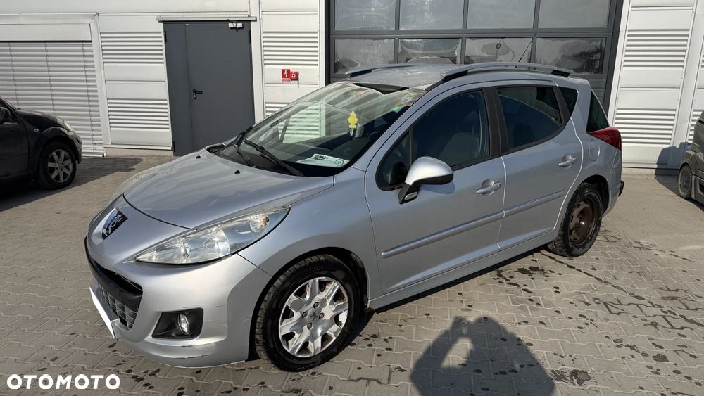 Peugeot 207 - 1
