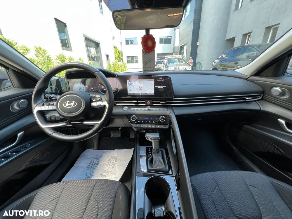 Hyundai Elantra 1.6 l 123 CP CVT Highway - 14