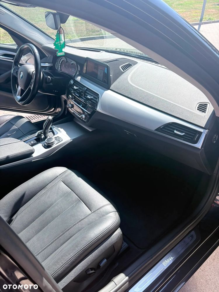 BMW Seria 5 520i - 5