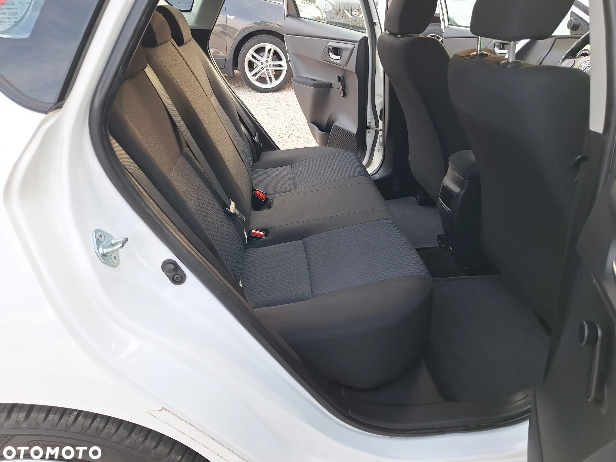Toyota Auris 1.33 Dual-VVT-i Comfort - 29