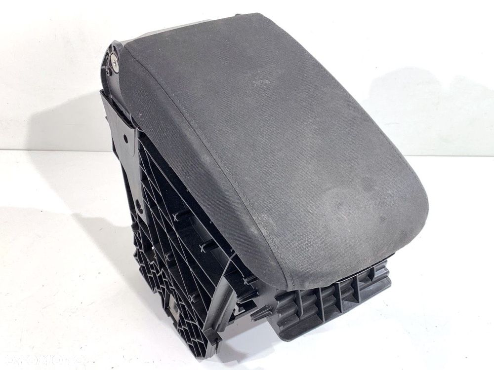 PODŁOKIETNIK  VW GOLF VII (5G1, BQ1, BE1, BE2) 2012 - 2022 e-Golf 85 kW [115 KM] elektryczny 2014 - - 1