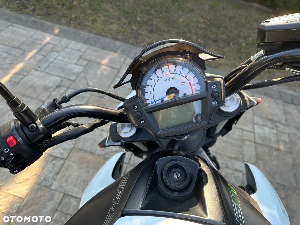 Kawasaki ER - 8
