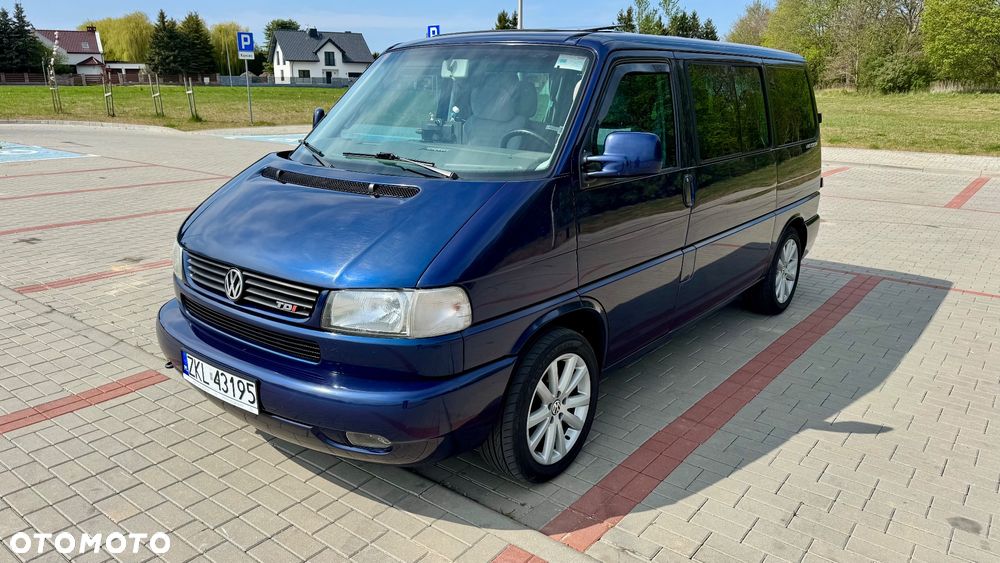Volkswagen Multivan - 1