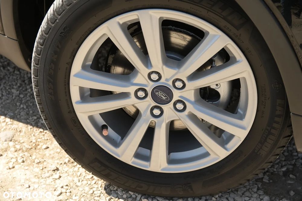 Ford Kuga 2.0 TDCi 2x4 Titanium - 14