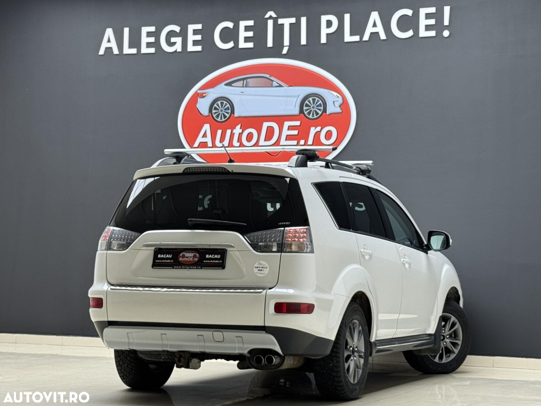 Mitsubishi Outlander - 4