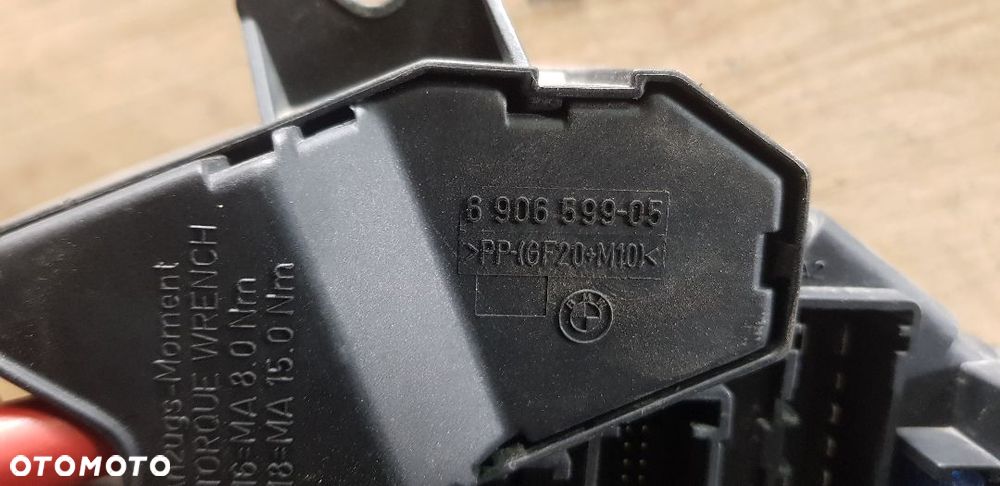 BMW E60 E61 SKRZYNKA BEZPIECZNIKÓW 6906599 - 3