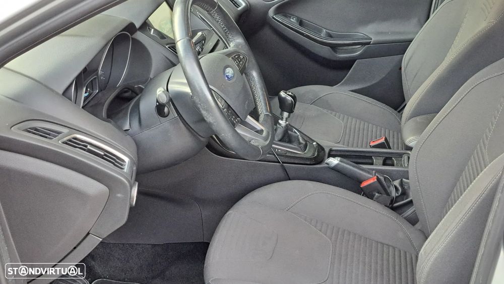 Ford Focus SW 1.5 TDCi EcoBlue Business - 6