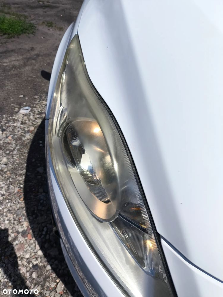 Ford Grand C-MAX - 24