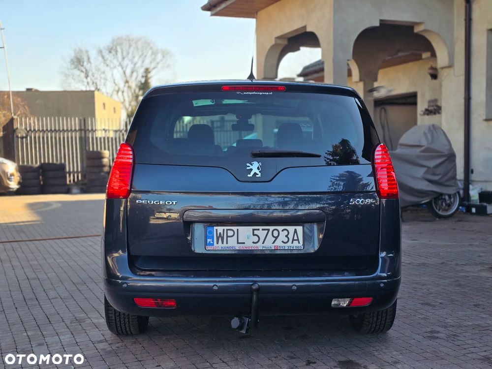 Peugeot 5008 - 8
