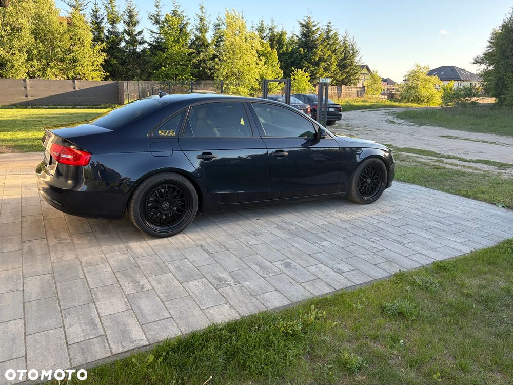 Audi A4 Limousine - 8