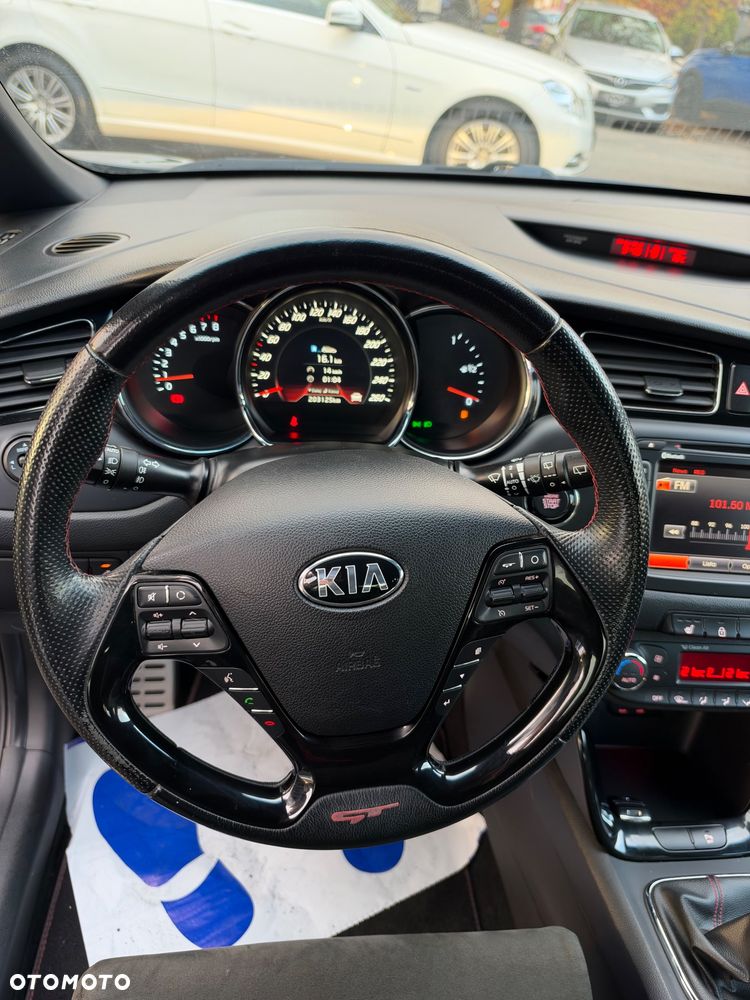 Kia Ceed - 12