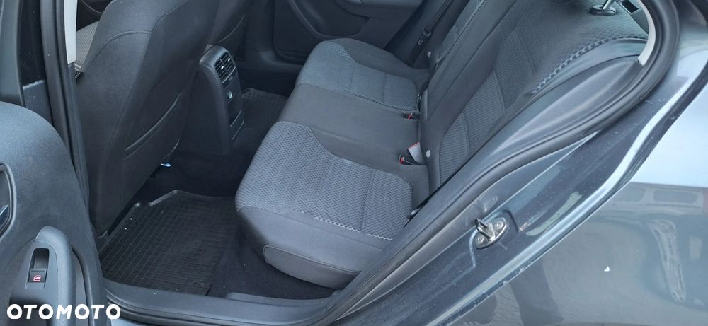 Volkswagen Jetta - 9