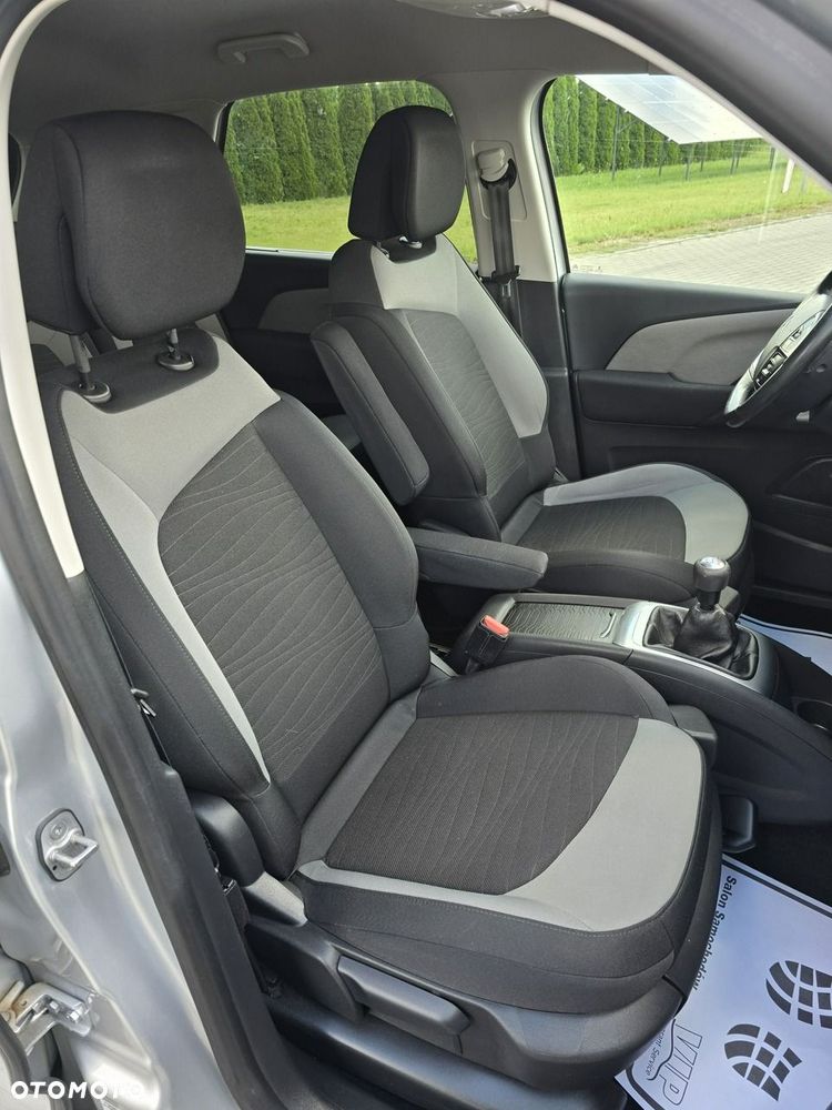 Citroën C4 Picasso - 25