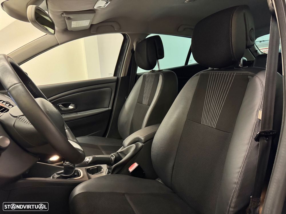 Renault Mégane 1.5 dCi Dynamique S - 12