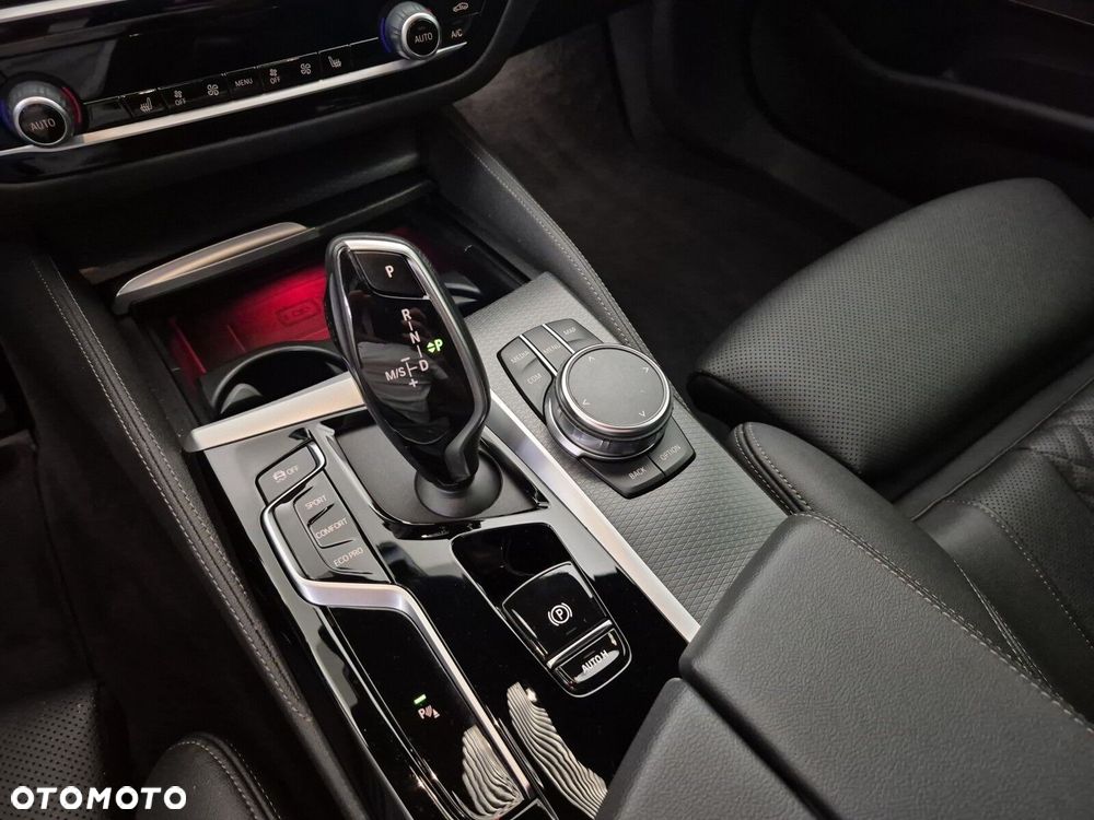BMW Seria 5 540d xDrive mHEV M Sport sport - 17