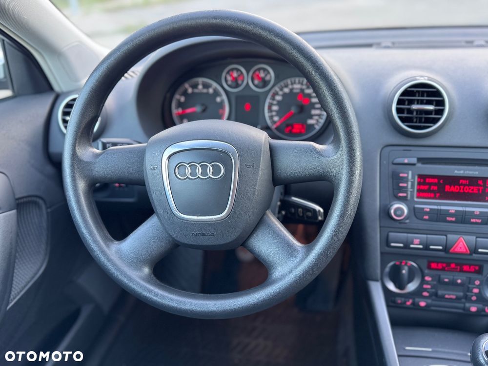 Audi A3 Sportback 1.6 Attraction - 26