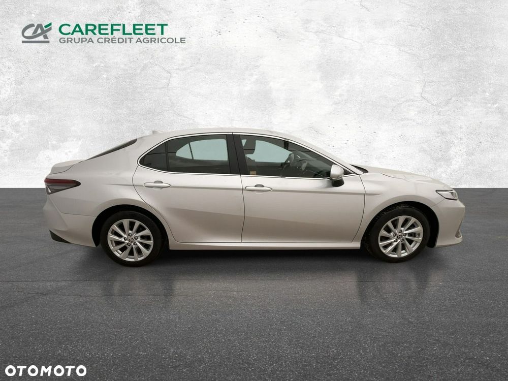 Toyota Camry - 4