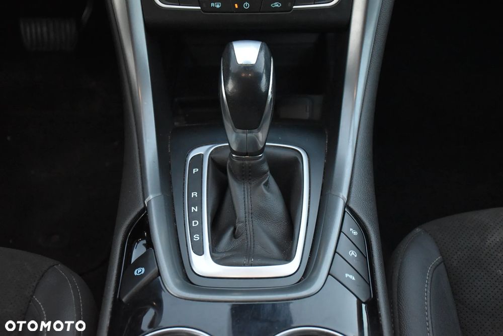 Ford Mondeo 2.0 TDCi Bi-Turbo Titanium PowerShift - 26